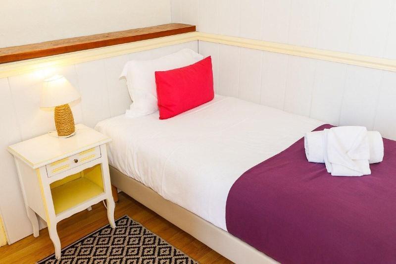 Hotel Les Liserons De Мужен Екстериор снимка