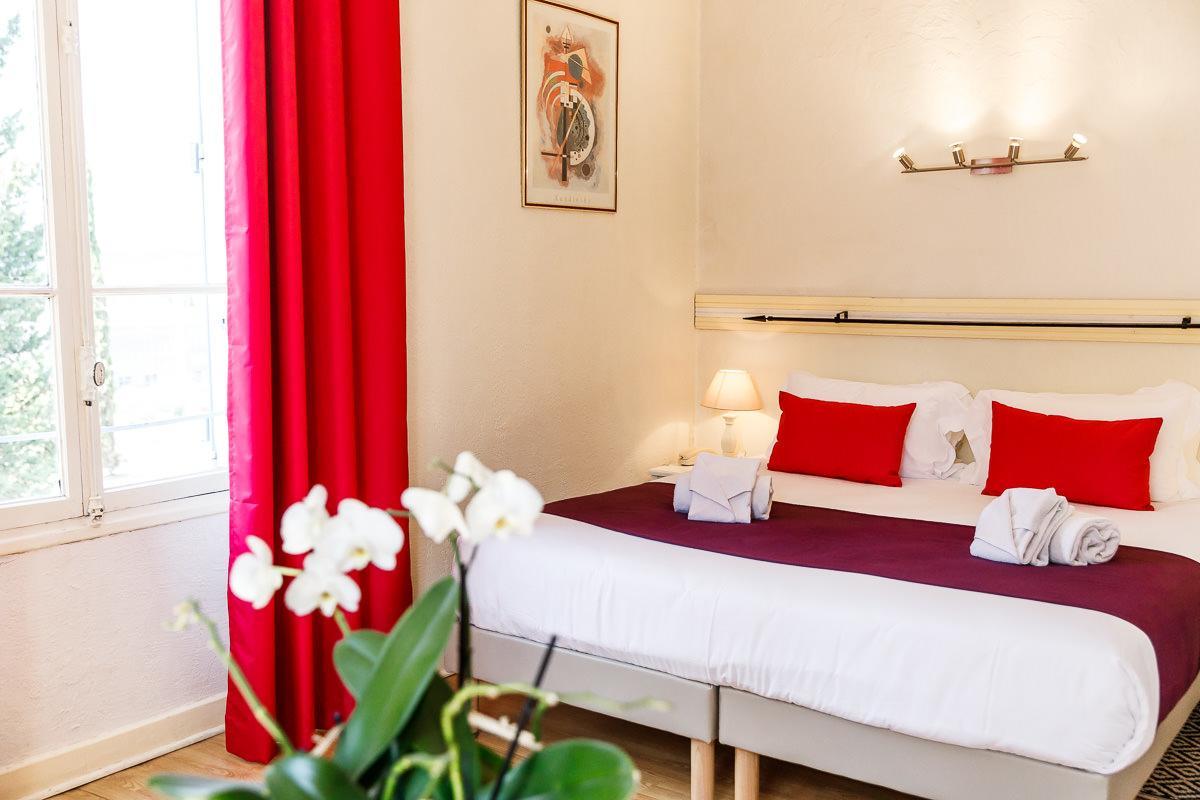 Hotel Les Liserons De Мужен Екстериор снимка