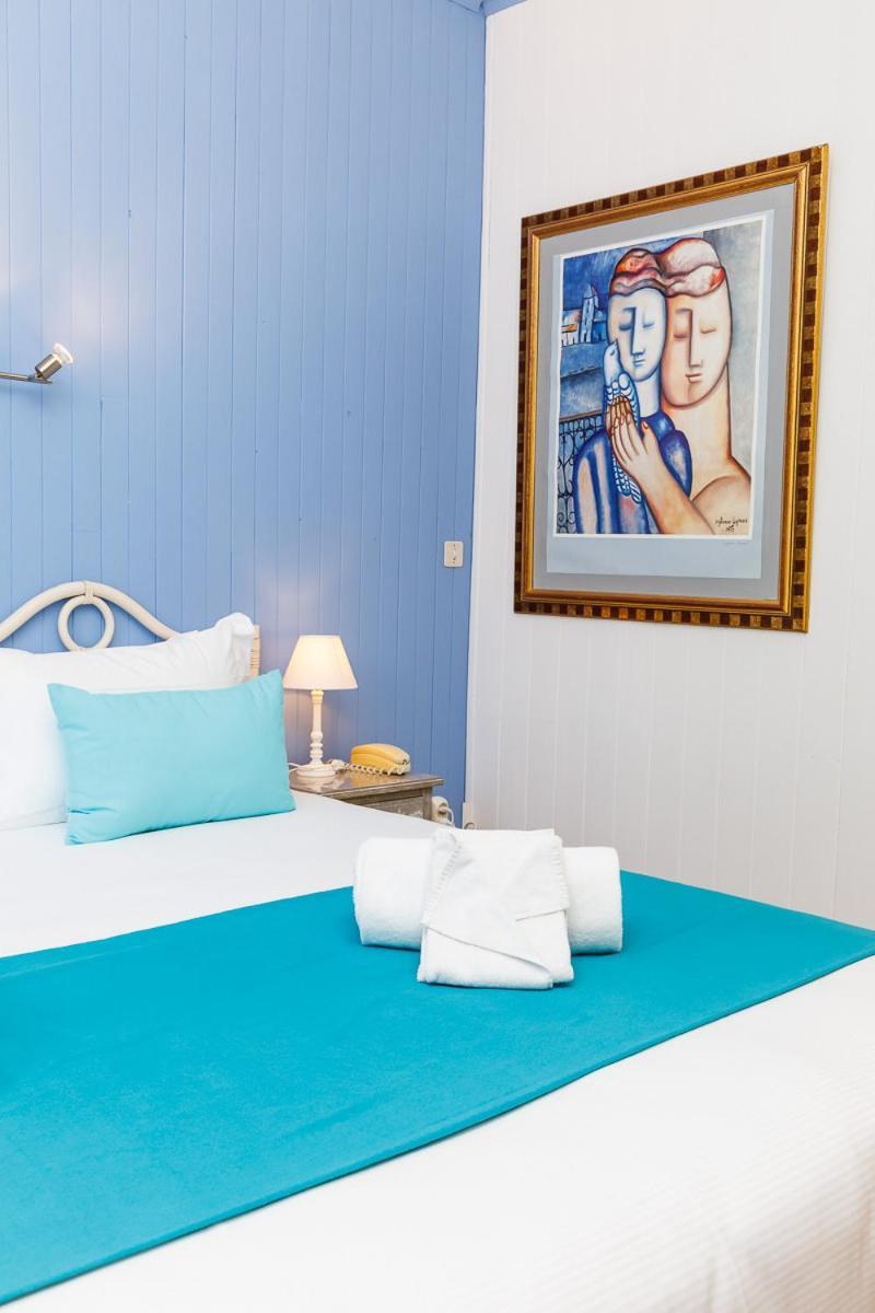 Hotel Les Liserons De Мужен Екстериор снимка